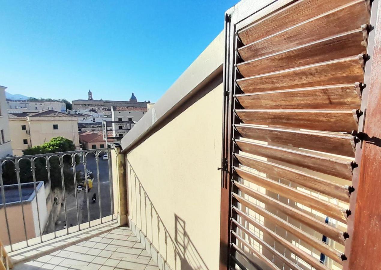 Terrace With View Attic In Old Town Ballarhome ปาแลร์โม ภายนอก รูปภาพ